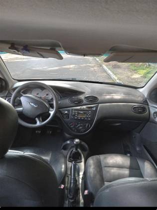FORD FOCUS 1.6 GL 8V GASOLINA 4P MANUAL FORD FOCUS 1.6 GL 8V GASOLINA 4P MANUAL